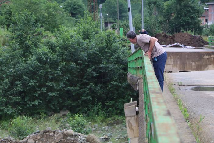 Rize'de iki köyü bağlayan köprü çöktü! vatandaşlardan önemli iddia! 5